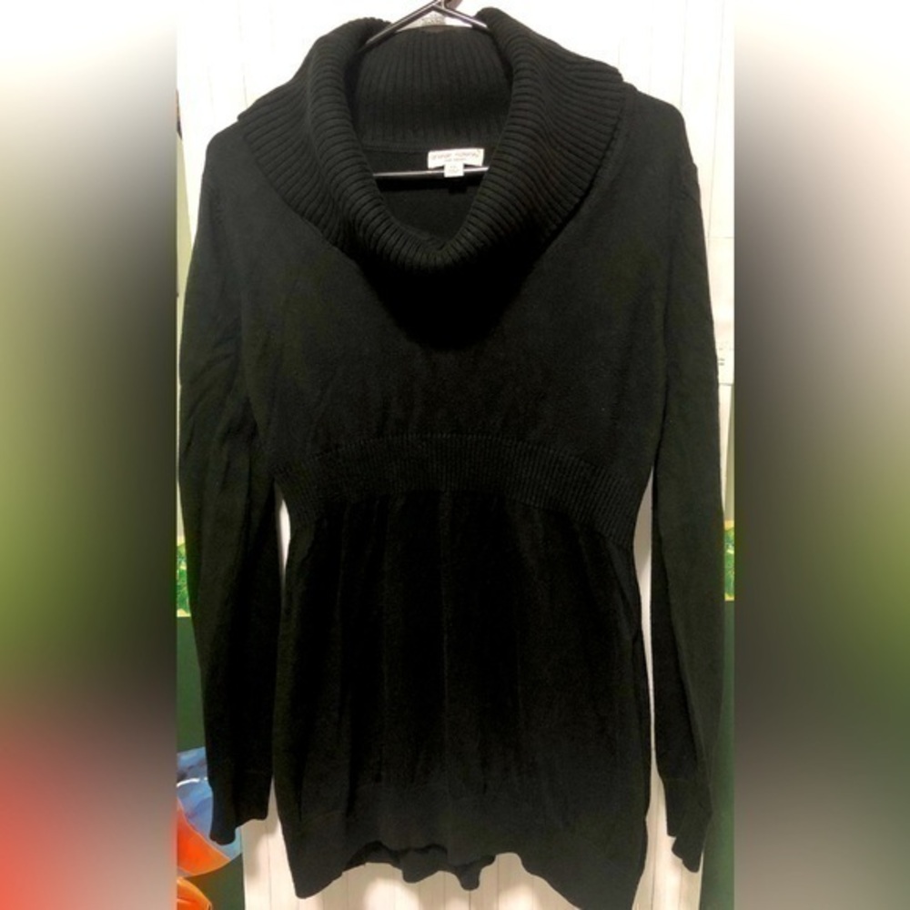 ♈️Liz Lange Cozy Black Cowl Neck Sweater